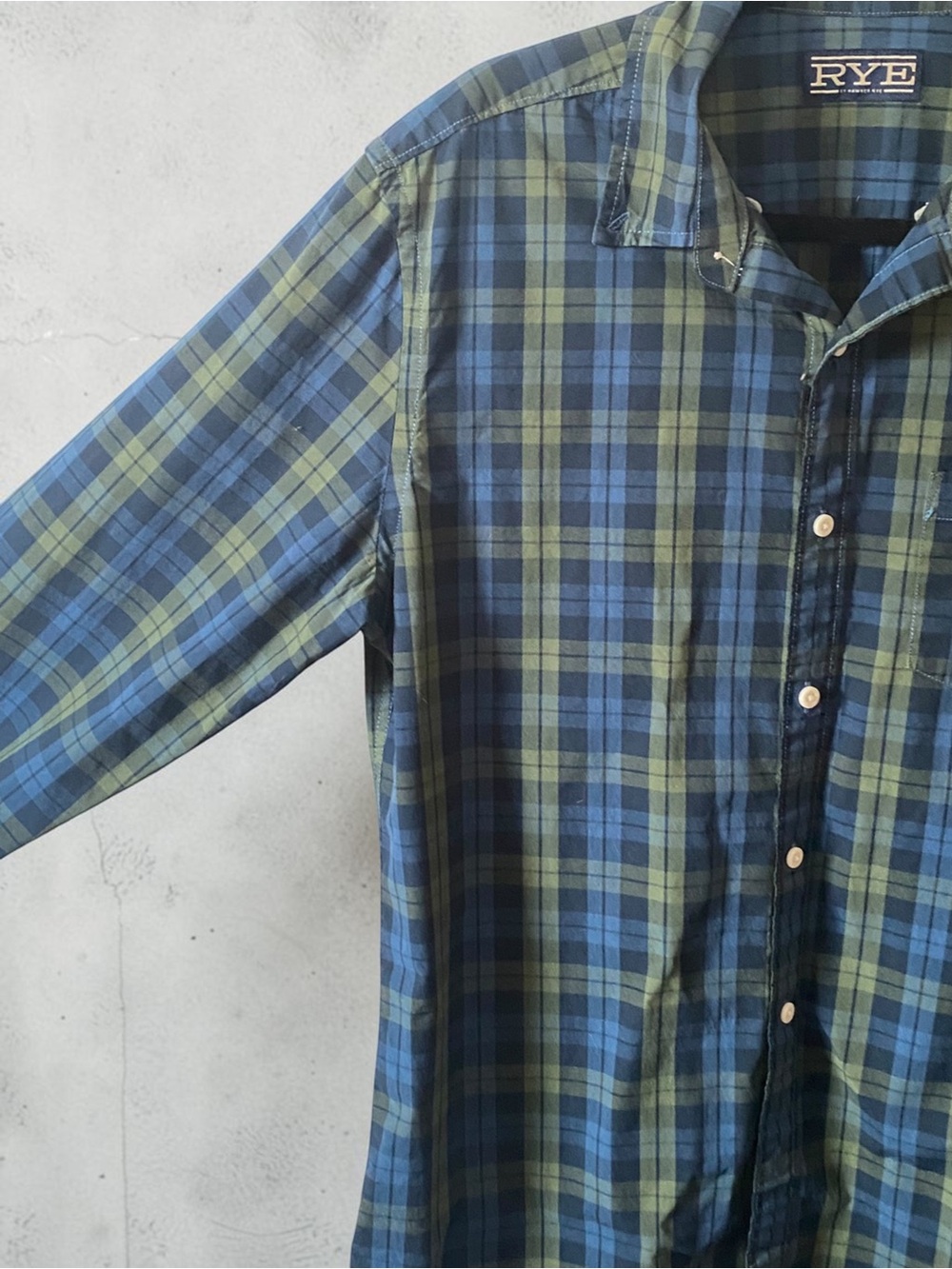 Men's Casual Plaid Button-Down Shirt in Blue and Olive